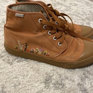 Embroidered HIGH TOP - Bangs Shoes